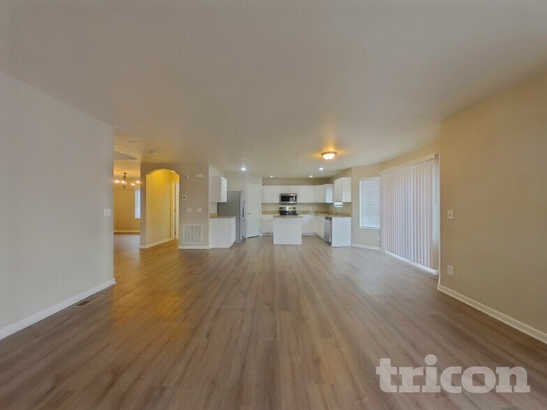 Building Photo - 1933 Prairie Hill Dr