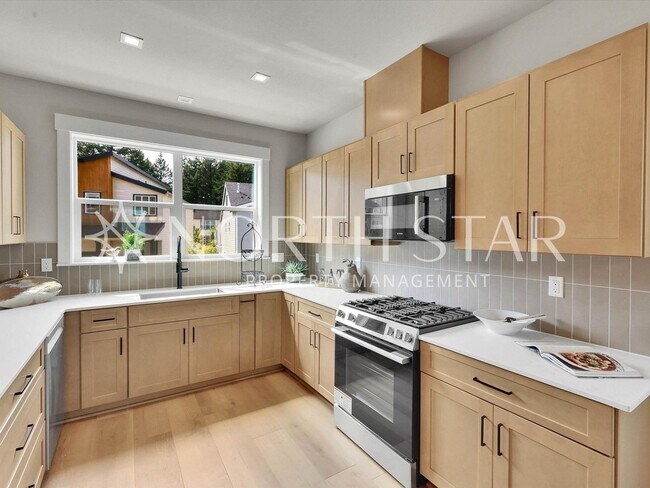 Building Photo - 8898-8898 Serenity Ter