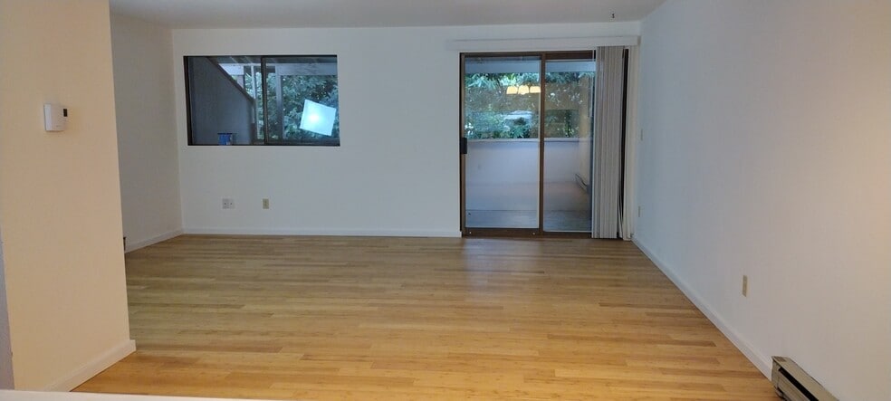 Building Photo - 295 Newport Way SW