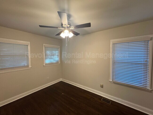 Building Photo - 1413 David Cir