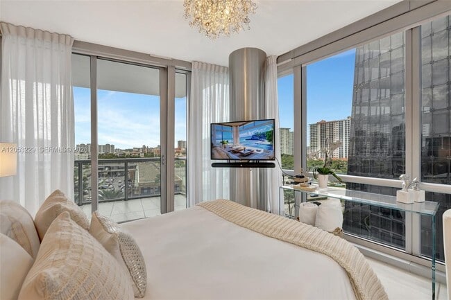 Building Photo - 17121 Collins Ave