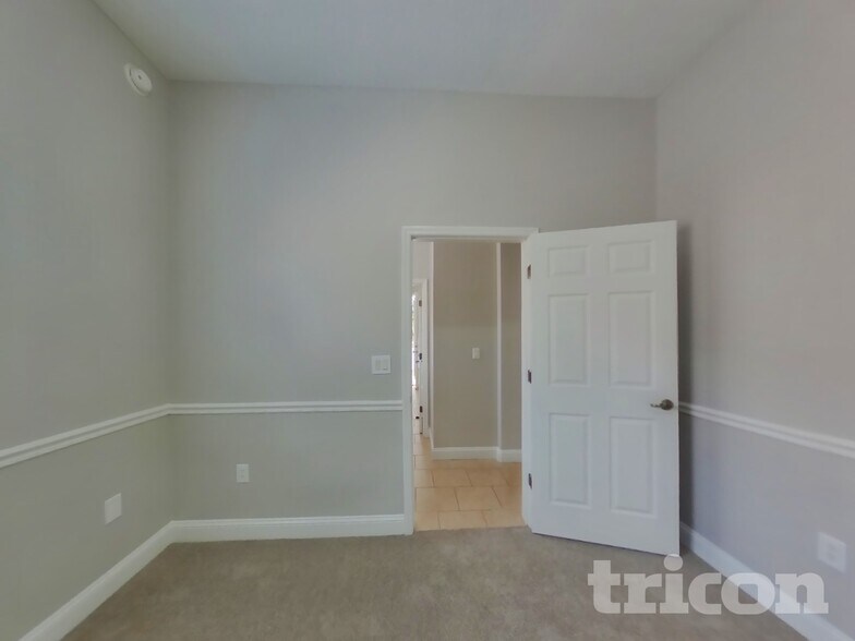 Building Photo - 821 Songbird Dr