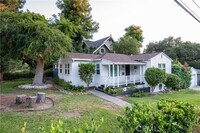Building Photo - 252 E Scenic Dr