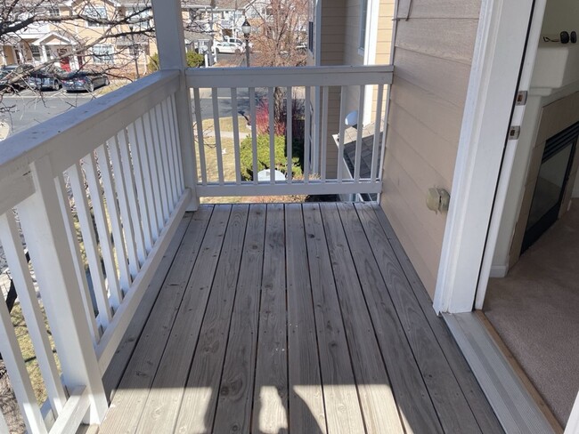 Building Photo - Bright & Spacious 2 Bed, 2 Bath Condo