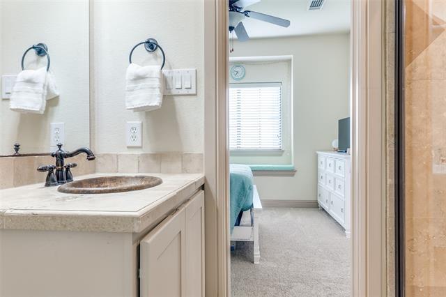 Building Photo - 3028 Carmel St