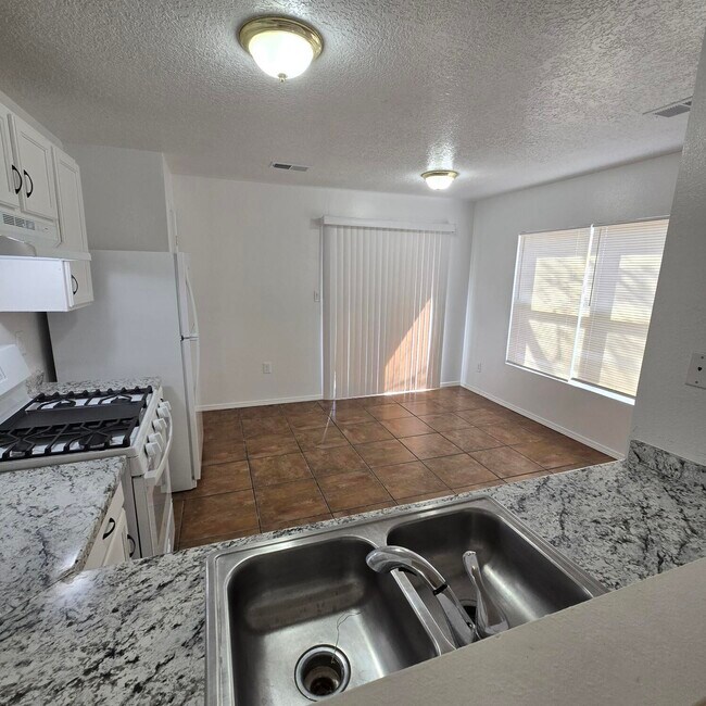 Building Photo - 8204 Tangerine Pl NW