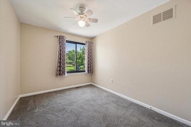Building Photo - 9004 Ayrdale Crescent