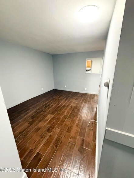 Building Photo - 19 Brook St