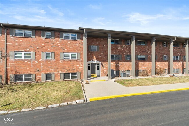 Building Photo - 5034 Allisonville Rd