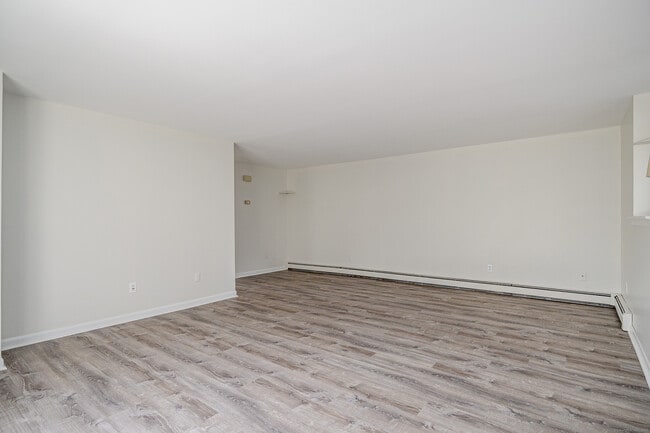 Building Photo - 54 Farview Dr