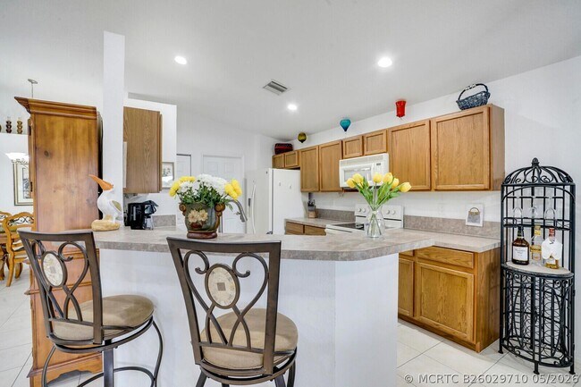 Building Photo - 5335 Vernio Ln