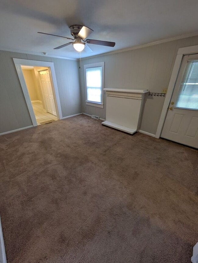 Building Photo - 3BD/2BA Home in Hickory