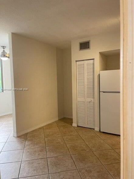 Building Photo - 2630 SW 28th St