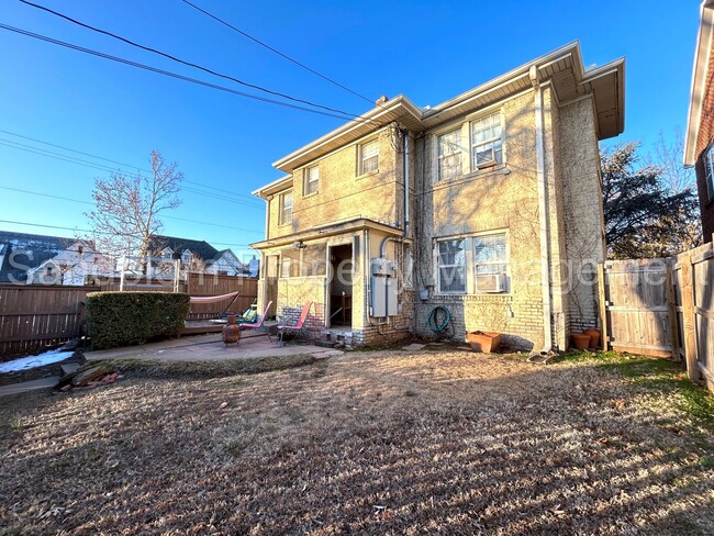 Building Photo - FOR LEASE | Historic District | 2 Bed, 1 B...