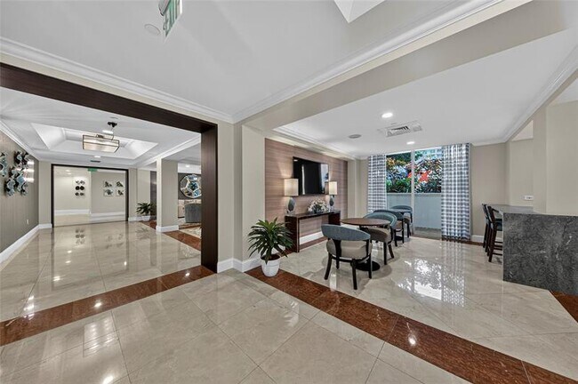 Building Photo - 3700 S Ocean Blvd