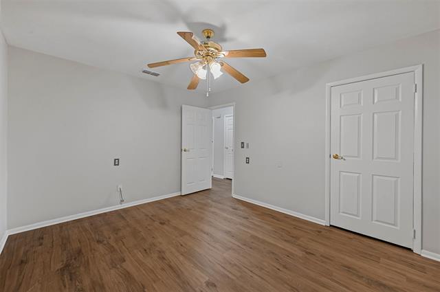 Building Photo - 6209 Shadydell Dr