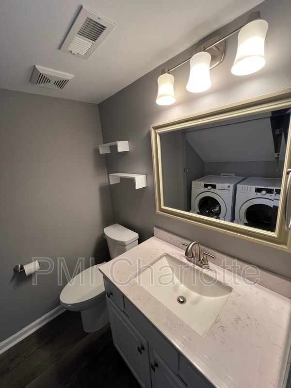 Building Photo - 9225 Ravenwing Dr