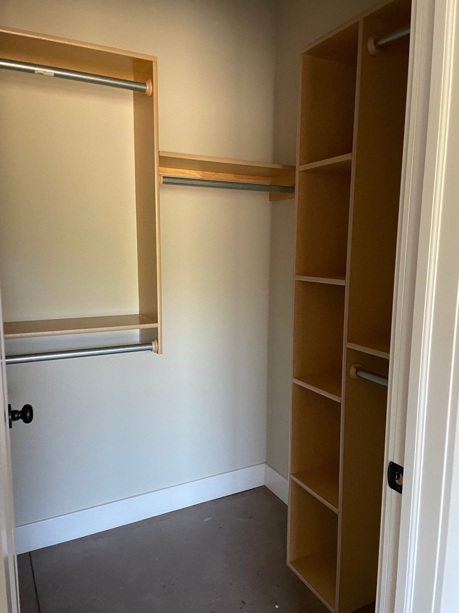 Building Photo - 4833 N Hillside Ct