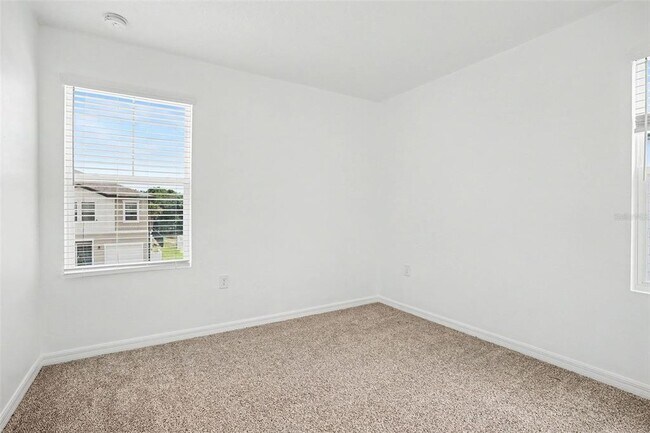 Building Photo - 868 Grandin St
