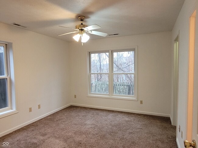 Building Photo - 250 Locust Ln