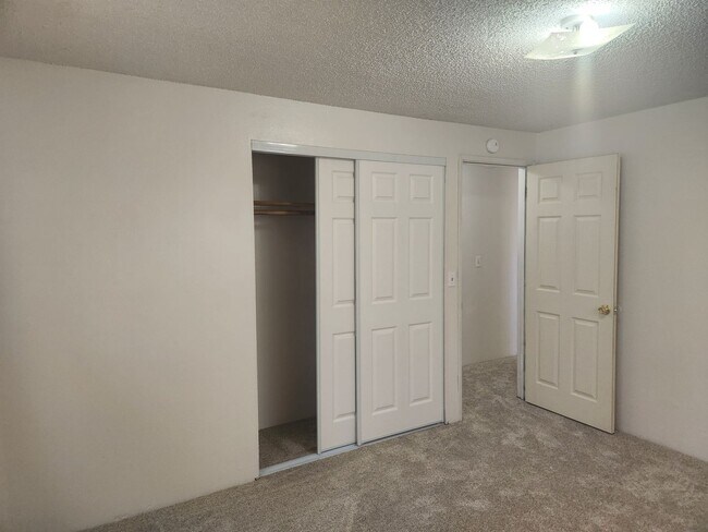 Building Photo - n5404