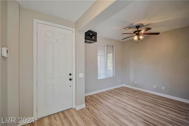 Building Photo - 10966 Positano St