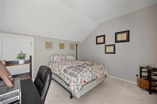 Building Photo - 2304 Bergen Ct