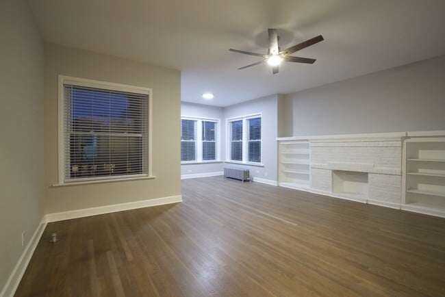 Building Photo - 1454 W Winnemac Ave