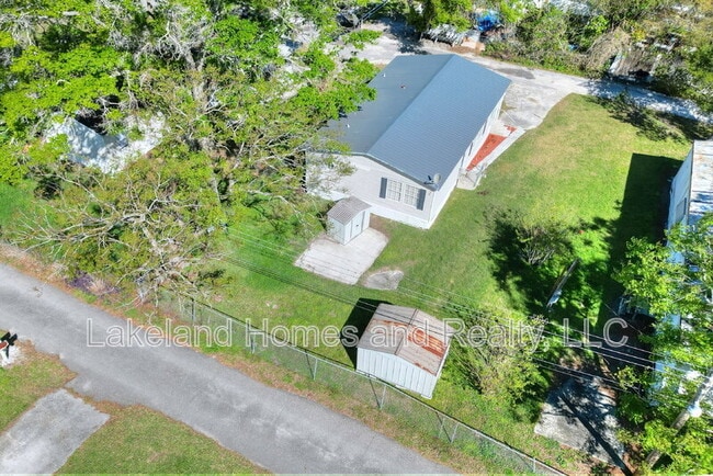 Building Photo - 3321 Peachtree Hill Rd