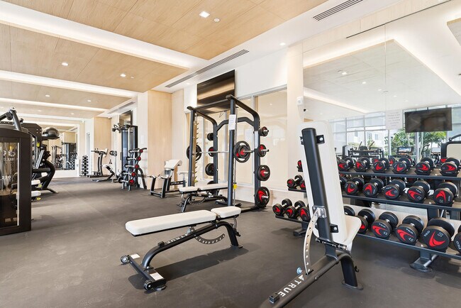 Building Photo - 220 Lake Shore Dr