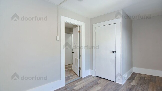 Building Photo - 11 Pleasant St