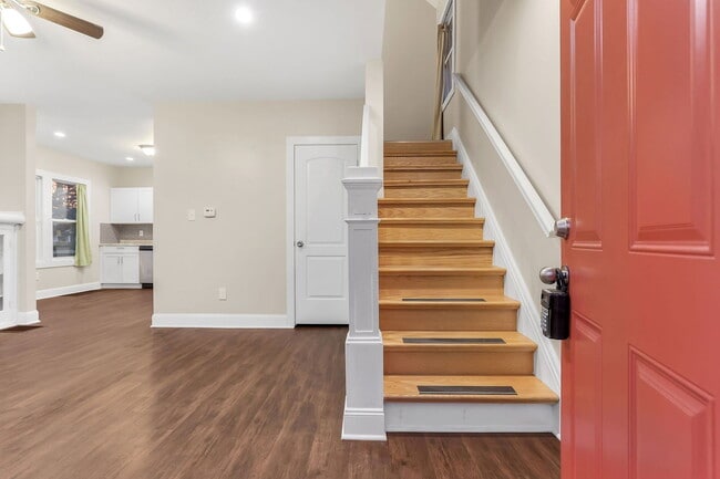 Building Photo - 2107 Cleveland Ave