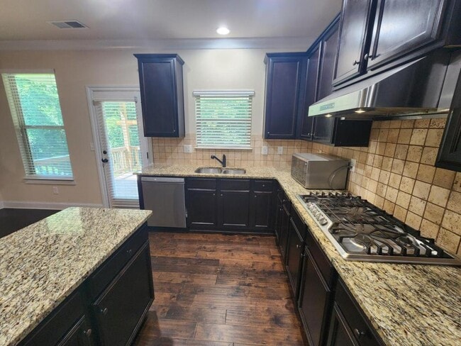Building Photo - 2740 Blake Towers Ln