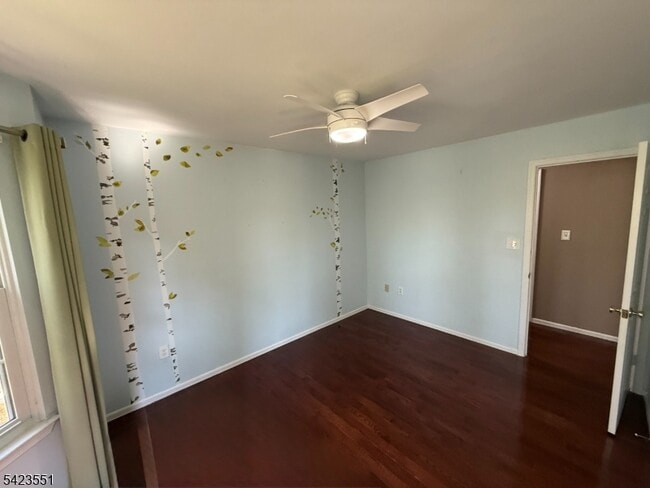 Building Photo - 2 Sapphire Ln