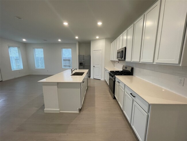 Building Photo - 16503 Texas Palmetto Wy