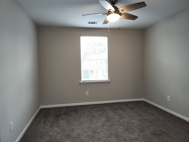 Building Photo - Two story, 3 Bedroom, 2.5 Bath End Unit Townhome located in the Hanover Community in SC!