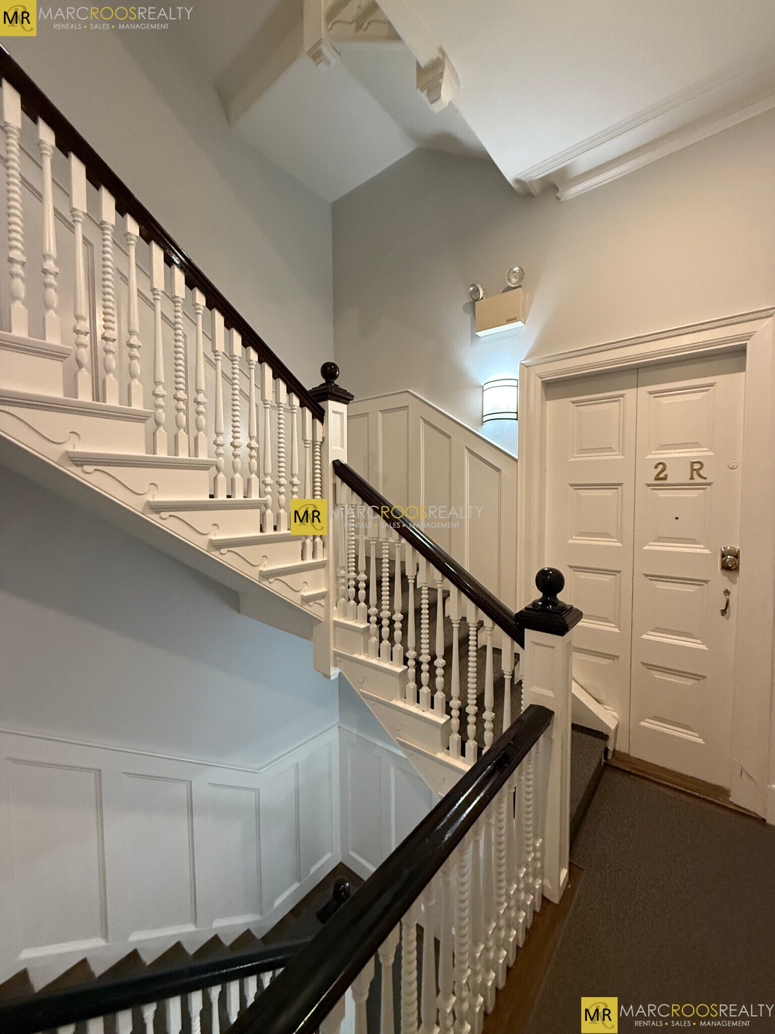 Building Photo - 464 Beacon St