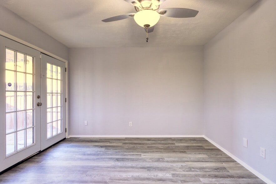 Building Photo - 6028 Dooley Dr