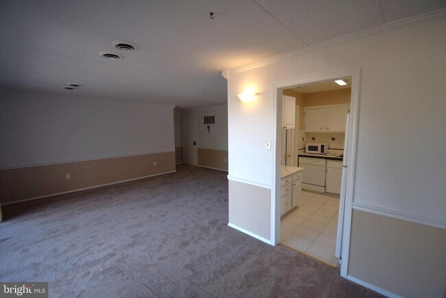 Building Photo - 2624 Fort Farnsworth Rd