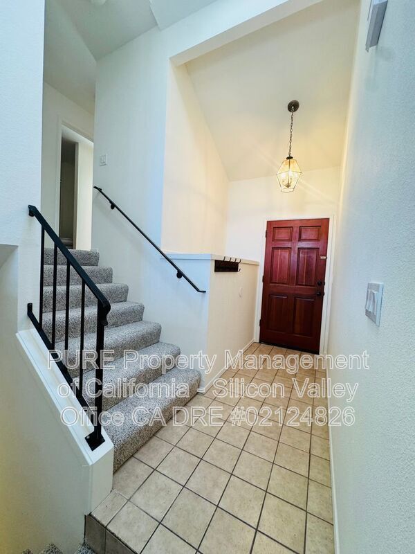 Building Photo - 113 Arabian Way