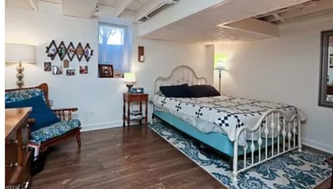 Building Photo - 1119 Van Buren Ave