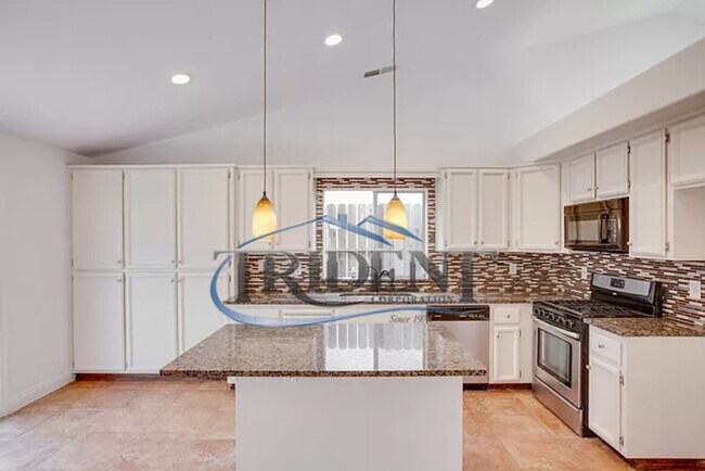 Building Photo - Beautiful home located in a culdesac