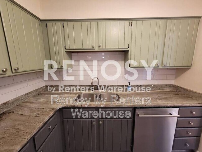 Building Photo - 914 Wildwood Square Ct