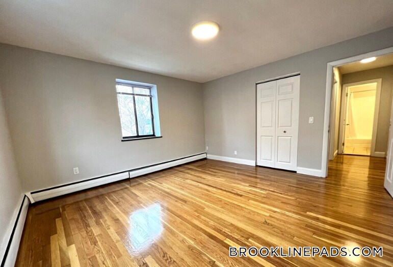 Building Photo - 230 Babcock St