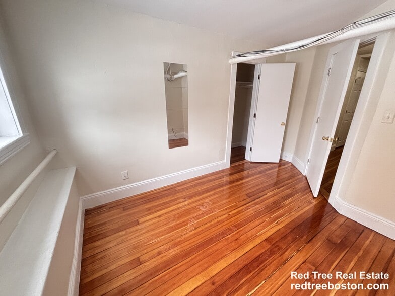 Building Photo - 7 Mount Hood Rd