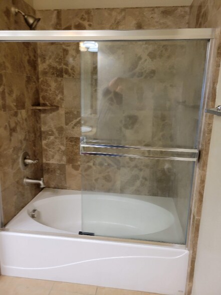 Building Photo - 3301 N Park Dr