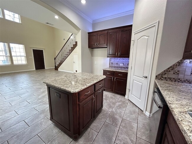 Building Photo - 204 Pearl Ln