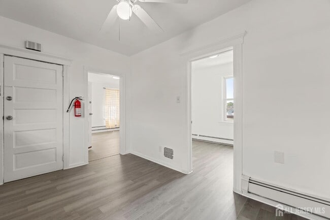 Building Photo - 23 Leick Ave