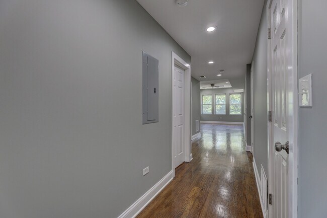 Building Photo - 6723 S Chappel Ave