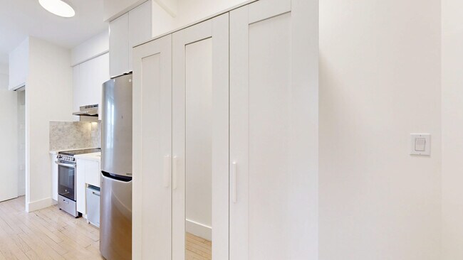 Building Photo - 17 Hermann St